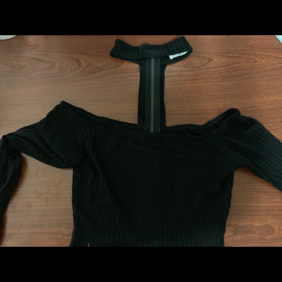 LF SEEK Off the Shoulder Top with Choker - Picture 1 of 2